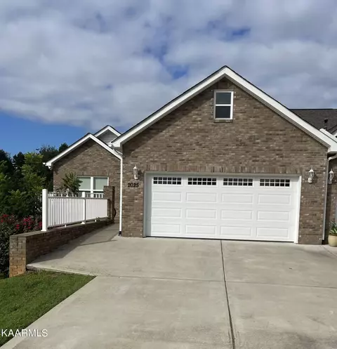 2025 Glacier Ave, Sevierville, TN 37862