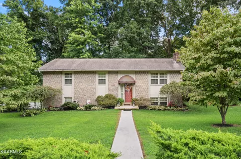 5503 S Briscoe Cir, Knoxville, TN 37912