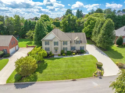 3315 Whispering Oaks Dr, Knoxville, TN 37938