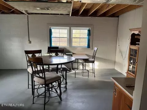 Dining - 465 Dr Thomas Walker Rd, Ewing, VA 24248 photo 2 of 2