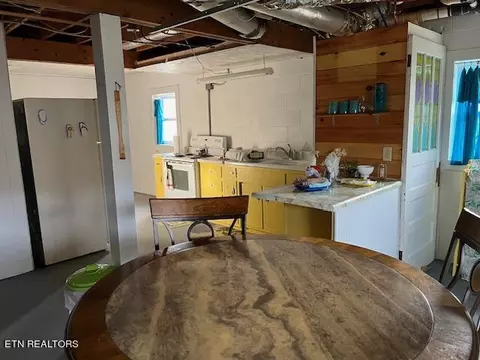 Kitchen - 465 Dr Thomas Walker Rd, Ewing, VA 24248 photo 5 of 5