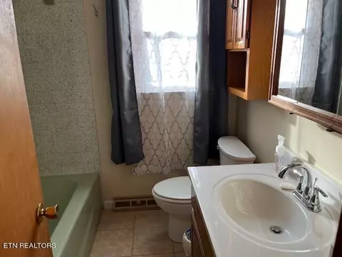Bath - 465 Dr Thomas Walker Rd, Ewing, VA 24248 photo 3 of 5