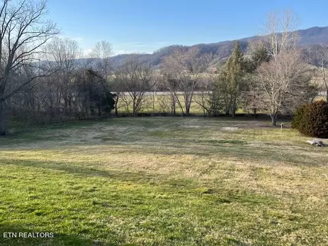 Exterior - 465 Dr Thomas Walker Rd, Ewing, VA 24248 photo 5 of 9