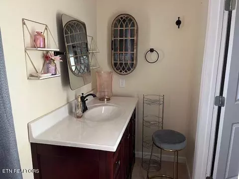 Bath - 465 Dr Thomas Walker Rd, Ewing, VA 24248 photo 2 of 5