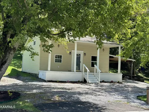 9908 Twinville Rd, Powell, TN 37849