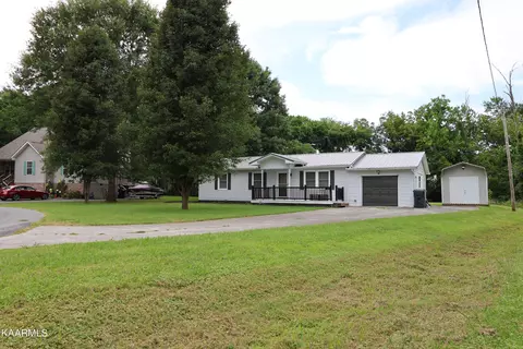 518 NW Circle Dr, Pigeon Forge, TN 37863