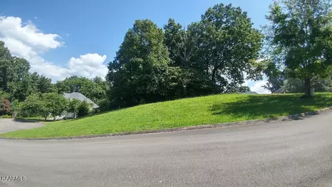 Appletree Drive, Clinton, TN 37716