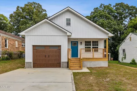 3607 Skyline Dr, Knoxville, TN 37914