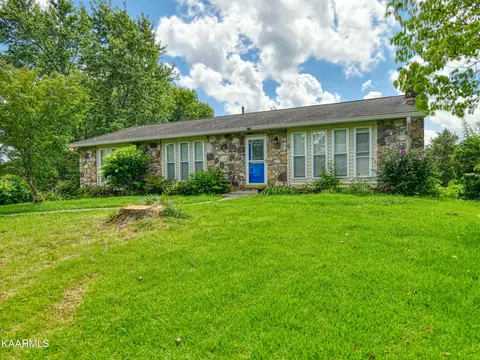 1313 Highland Park Dr, Seymour, TN 37865
