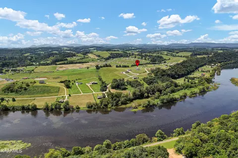 1431 Howell River Rd, Rutledge, TN 37861 photo 2