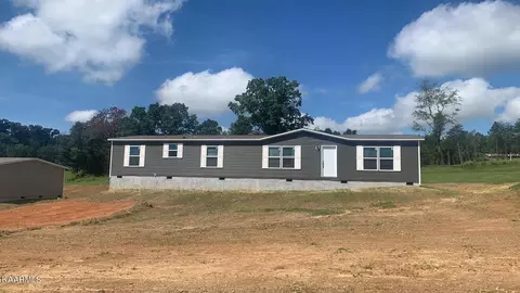 318 Bungalow Dr, Dandridge, TN 37725
