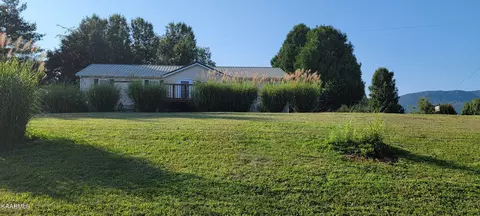241 Sunshine Hill Dr, Ewing, VA 24248