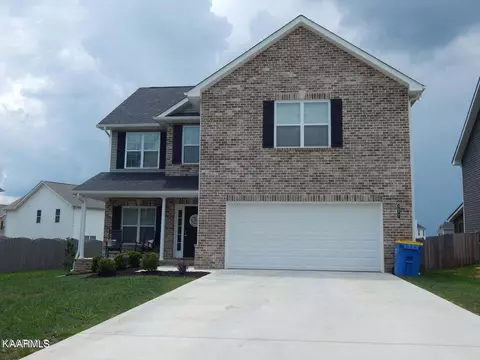 3077 Farmhouse Dr, Maryville, TN 37803