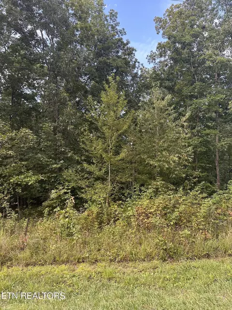 129 Hamlet Dr, Crossville, TN 38558