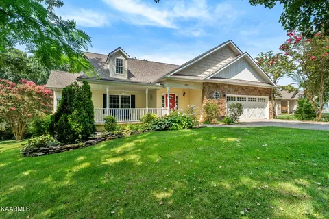 403 Cayuga Dr, Loudon, TN 37774