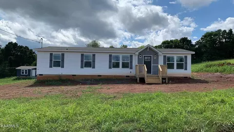4430 Anna Maria Ln, Strawberry Plains, TN 37871
