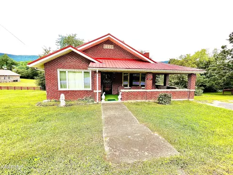 6297 Dr Thomas Walker Rd, Rose Hill, VA 24281