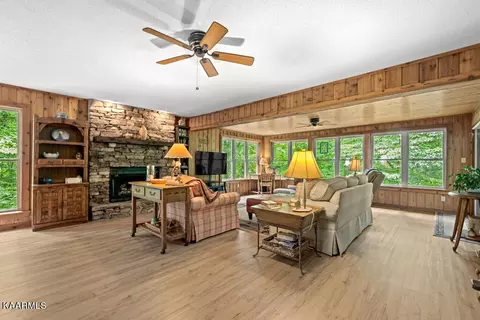 411 Laurel Rd, Townsend, TN 37882 photo 12