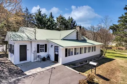 3110 Priscilla Heights Ln, Sevierville, TN 37862