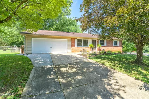 4029 Sullivan Rd, Knoxville, TN 37921