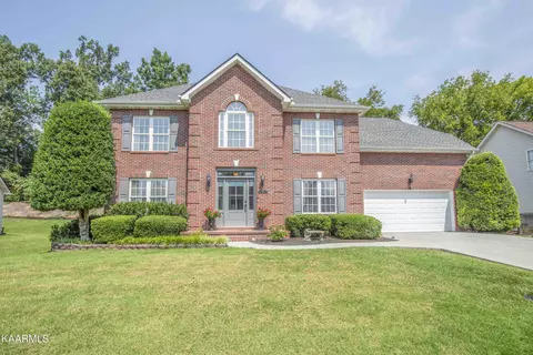 5317 Pinewalk Ln, Powell, TN 37849