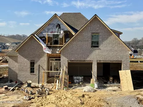 2111 Lantern Park Ln, Knoxville, TN 37932
