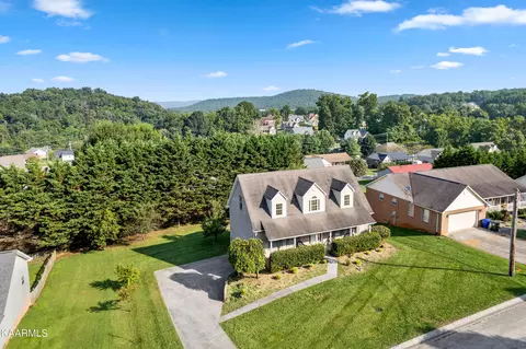 1419 Brookfield Dr, Morristown, TN 37814