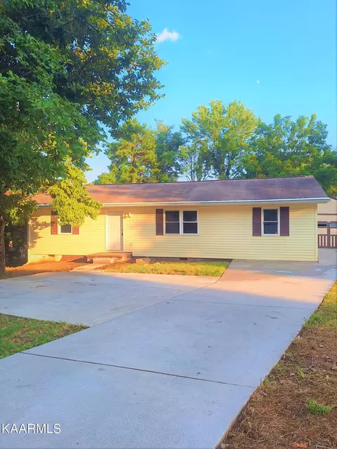3402 Ben Alder Ln, Knoxville, TN 37931