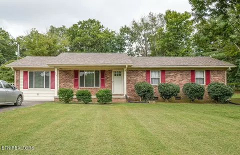 234 Penn Dr, Maryville, TN 37803