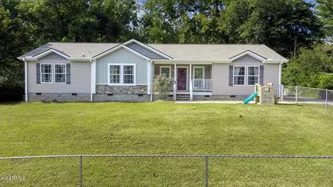 152 Meadowlark Dr, Harriman, TN 37748