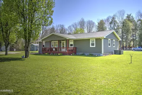 110 Guffey Ln, Jamestown, TN 38556