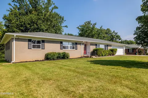 1731 Scenic Dr, Maryville, TN 37803