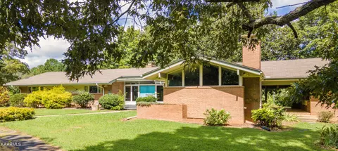 1258 Jackson Dr, Madisonville, TN 37354