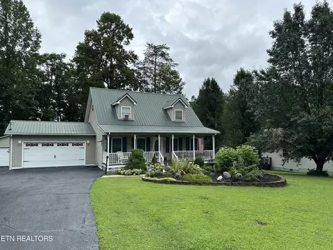 291 Hillcrest Dr, Caryville, TN 37714