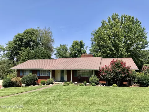 7113 Cresthill Dr, Knoxville, TN 37919