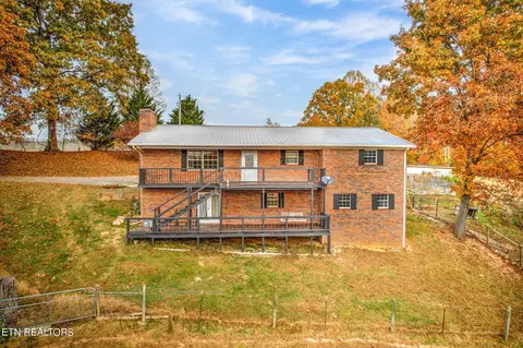 120 Old Pinecrest Rd, Jacksboro, TN 37757