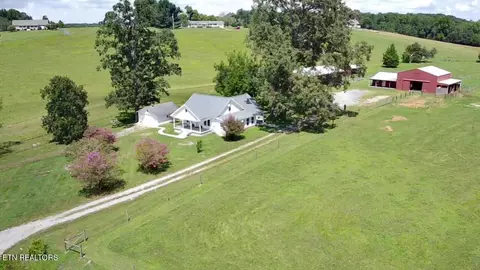 1218 Swannsylvania Rd, Dandridge, TN 37725