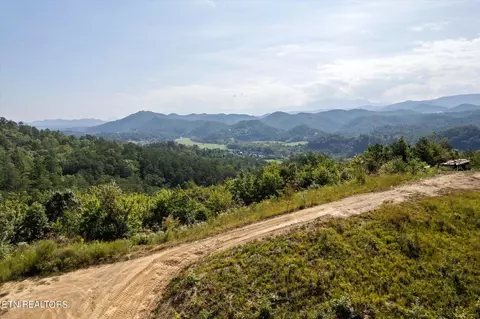 Crown Point Lane, Sevierville, TN 37862
