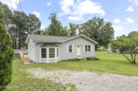 120 Pike Ln, Caryville, TN 37714