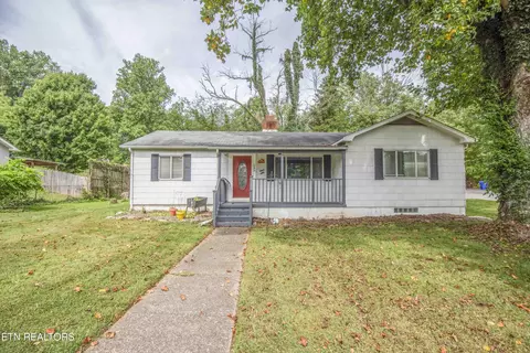 248 Outer Dr, Oak Ridge, TN 37830