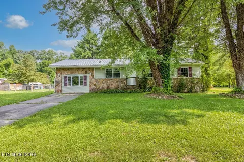 125 Whitecrest Dr, Crossville, TN 38571
