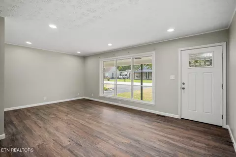 316 S 4th Ave, Baxter, TN 38544 photo 3