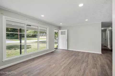 316 S 4th Ave, Baxter, TN 38544 photo 4