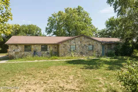 3179 Gibson Rd, Strawberry Plains, TN 37871