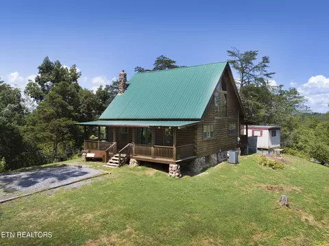 702 Apache Trail Way, Sevierville, TN 37876