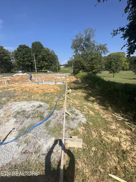 213 Elise Way, Lenoir City, TN 37771