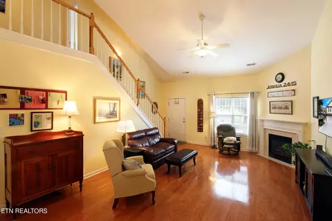 2015 Gatehouse Ln, Powell, TN 37849 photo 5