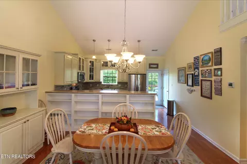 2015 Gatehouse Ln, Powell, TN 37849 photo 9