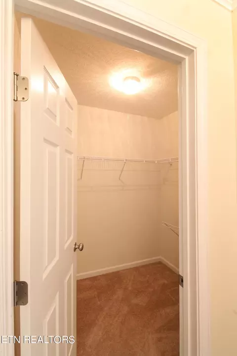 2015 Gatehouse Ln, Powell, TN 37849 photo 18