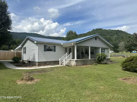 111 Massey Jones Ln, Rocky Top, TN 37769